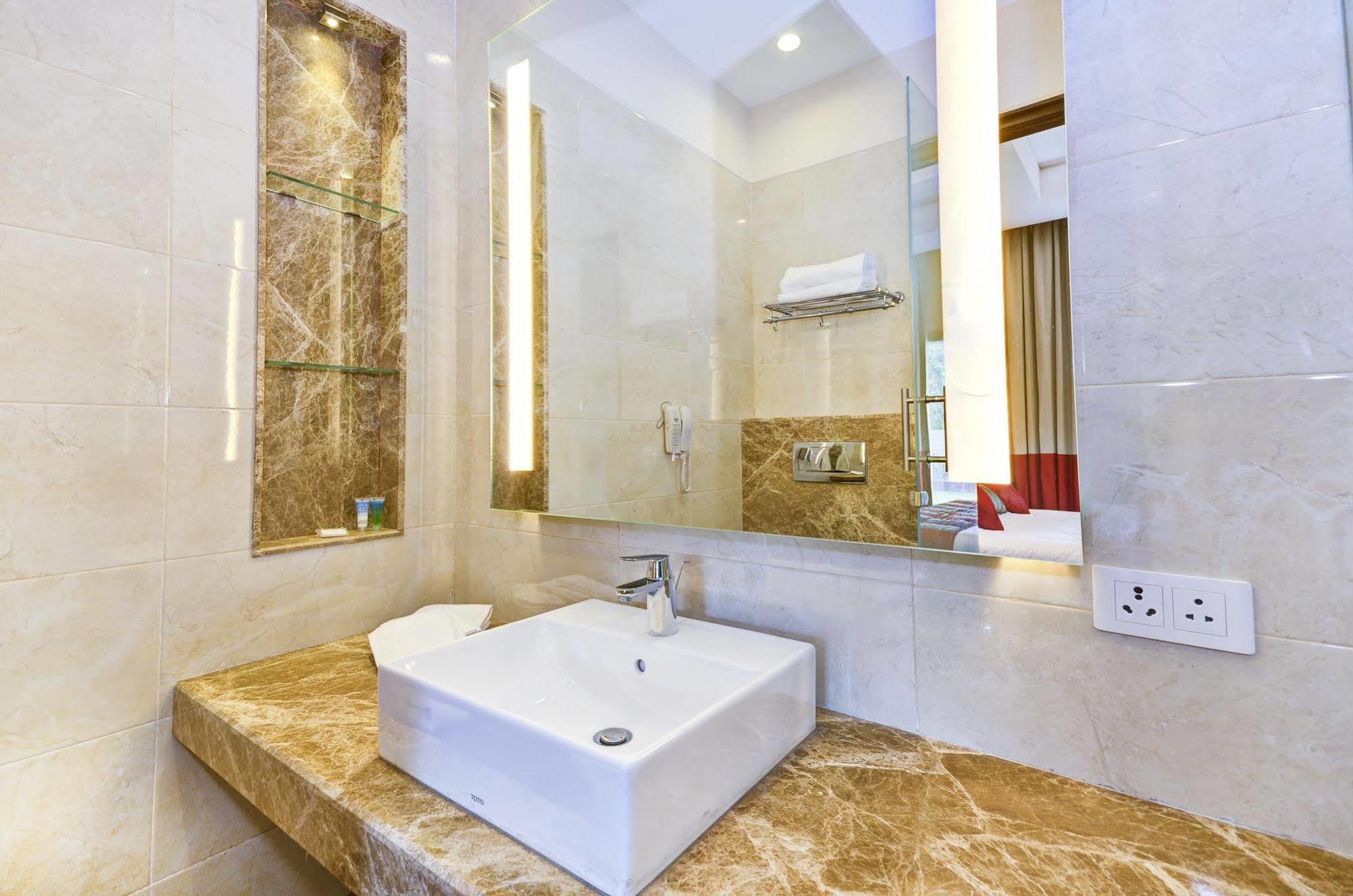La Sagrita Hotel New Delhi Ngoại thất bức ảnh